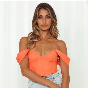 Hello molly This magic moment crop orange top sz S